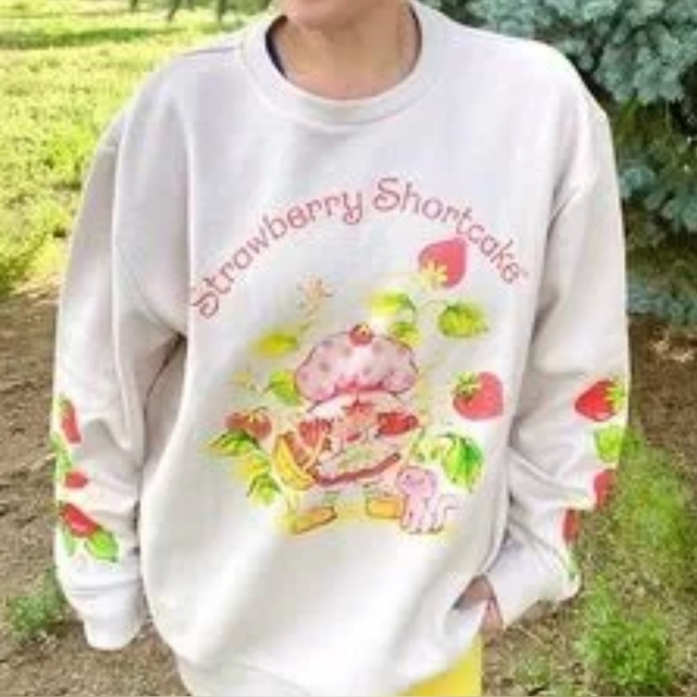 Strawberry Shortcake Kitty Custard Beige Logo Sleeve Pullover Sweatshirt Size XL
